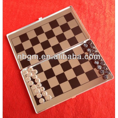 Magnetic Chess Set In Alu Case/magnetic travel game/Metal Chess